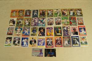 lot 140 image: Baseball Cards - Inserts, Refractors, Rookies