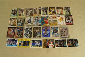 lot 141 image: Baseball Cards - Inserts, Tom Kelly Hand Signed