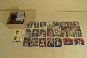 lot 136 image: Baseball Cards - Inserts, Rookies, Modern