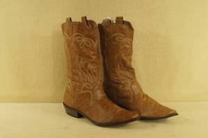 lot 167 image: Coconuts Ladies Leather Boots - Size 10 M