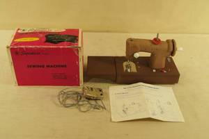lot 169 image: Antique Signature Junior Metal Sewing Machine