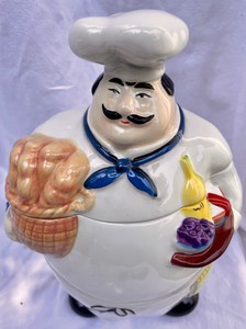 lot 31 image: Pier 1 Chef Cookie Jar