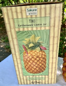 lot 43 image: Sa Kura Casual Dining Oneida Tiki Earthenware Cookie Jar
