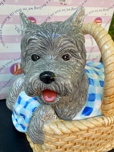lot 5 image: Wizard of Oz- Toto in Basket