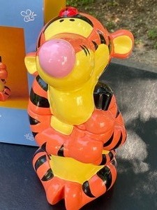 lot 12 image: Pooh- Tigger