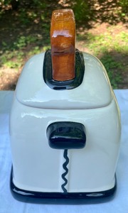 lot 53 image: Toaster Cookie Jar