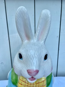 lot 70 image: Daytons Bunny Cookie Jar