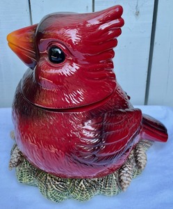lot 81 image: Big Sky Home Accents Fat Cardinal Cookie Jar