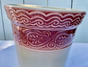 lot 94 image: Longaberger Pottery Cookie Jar