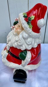 lot 108 image: Santa Cookie Jar