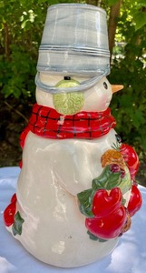 lot 136 image: Snowman Cookie Jar