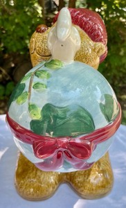 lot 139 image: Debbie Mumm for Sakura Cookie Jar