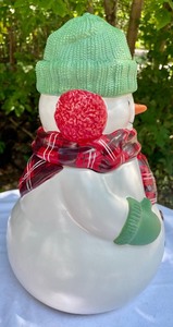 lot 141 image: Hallmark Snowman Cookie Jar