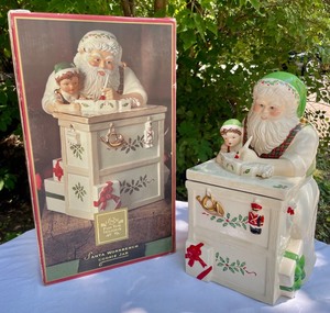 lot 152 image: Lenox for the Holidays Cookie Jar