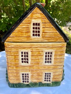 lot 146 image: Block Country Village Cookie Jar