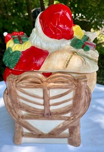 lot 154 image: Dayton Hudson Marshall Fields 1994 Cookie Jar