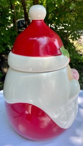 lot 157 image: Sue Zulouf Earthenware Cookie Jar