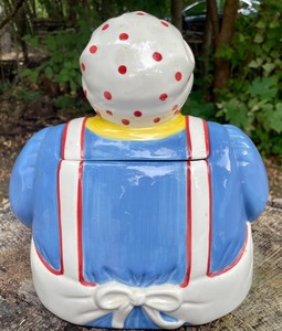 lot 169 image: Clay Art Cookie Jar