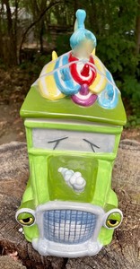 lot 165 image: Surfin Van Cookie Jar