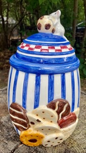 lot 168 image: Cardinal Inc. Cookie Jar