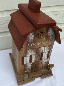 lot 186 image: Bird House Themed w Jar Insert