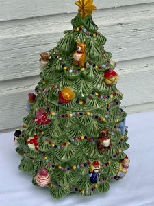 lot 188 image: Christmas Tree Cookie Jar