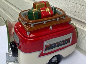 lot 191 image: Tommy Bahama Cookie Jar Huluday Camper