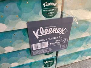 lot 20 image: Kleenex