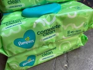 lot 67 image: Pampers Baby Wipes