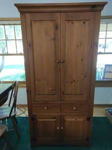 lot 31 image: Broyhill Entertainment Cabinet