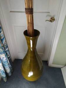 lot 20 image: Large Decorative Vase