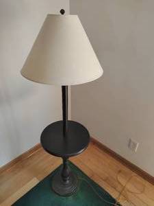 lot 67 image: Floor Lamp