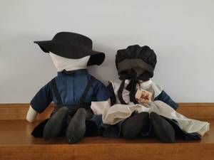 lot 75 image: Pair Of Amish Dolls