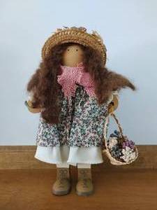 lot 78 image: Lizzy High Doll