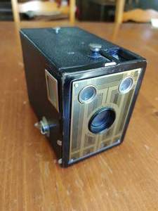 lot 98 image: Six - 20 Brownie Junior Camera