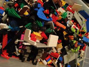 lot 132 image: Collection Of LEGOs