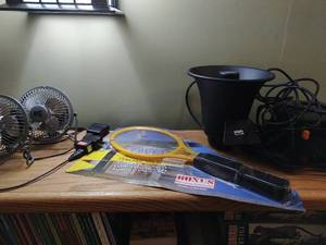 lot 179 image: USB Fans, Electric Fly Swatter, & Bird Caller