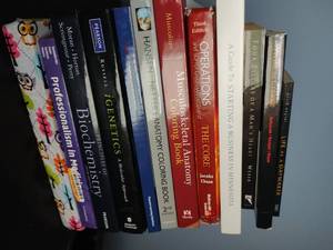 lot 185 image: Textbooks