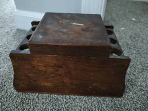 lot 226 image: Pipe Holder