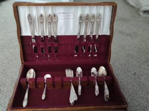 lot 227 image: Silverware