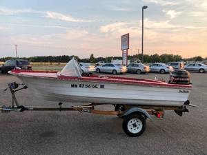 lot 2 image: 1967 Seasprite Cabin Cruiser and Spartan Boat Trailer