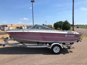 lot 3 image: 1987 Larson Boat and Trailer