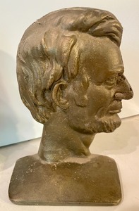 lot 8 image: Cast Iron Abraham Lincoln Bookends or Door Stops