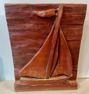 lot 21 image: Ship Decor