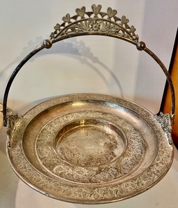 lot 29 image: (5) Vintage Silver Plated Footed Baskets