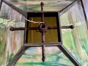 lot 48 image: Tiffany Style Stained Glass Lamp Shade