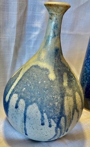 lot 85 image: Pretty Pottery Lot
