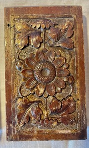 lot 88 image: 4 Pieces of Vintage Decorative Carved Wood