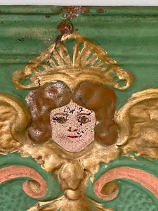 lot 121 image: Decorative Antique Metal Tin