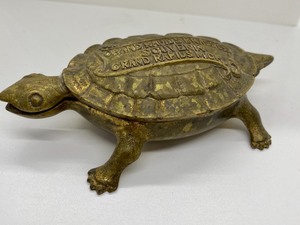 lot 122 image: Vintage Turtle Souvenir Match Safe Holder- Grand Rapids Brass Co